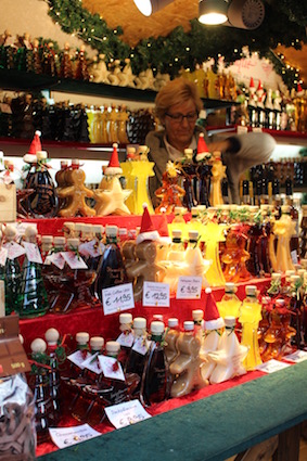 kerstmarkt-aken-gevulde-flesjes